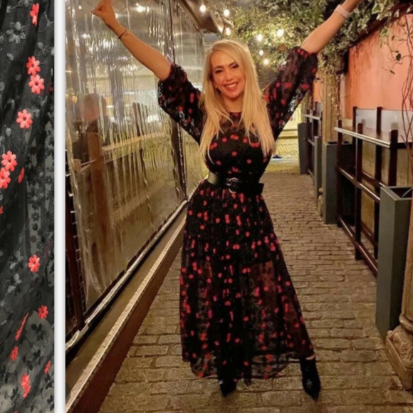 🌹NWT Zara Oversized Dress W Floral Embroidery🌹 - Picture 4 of 16